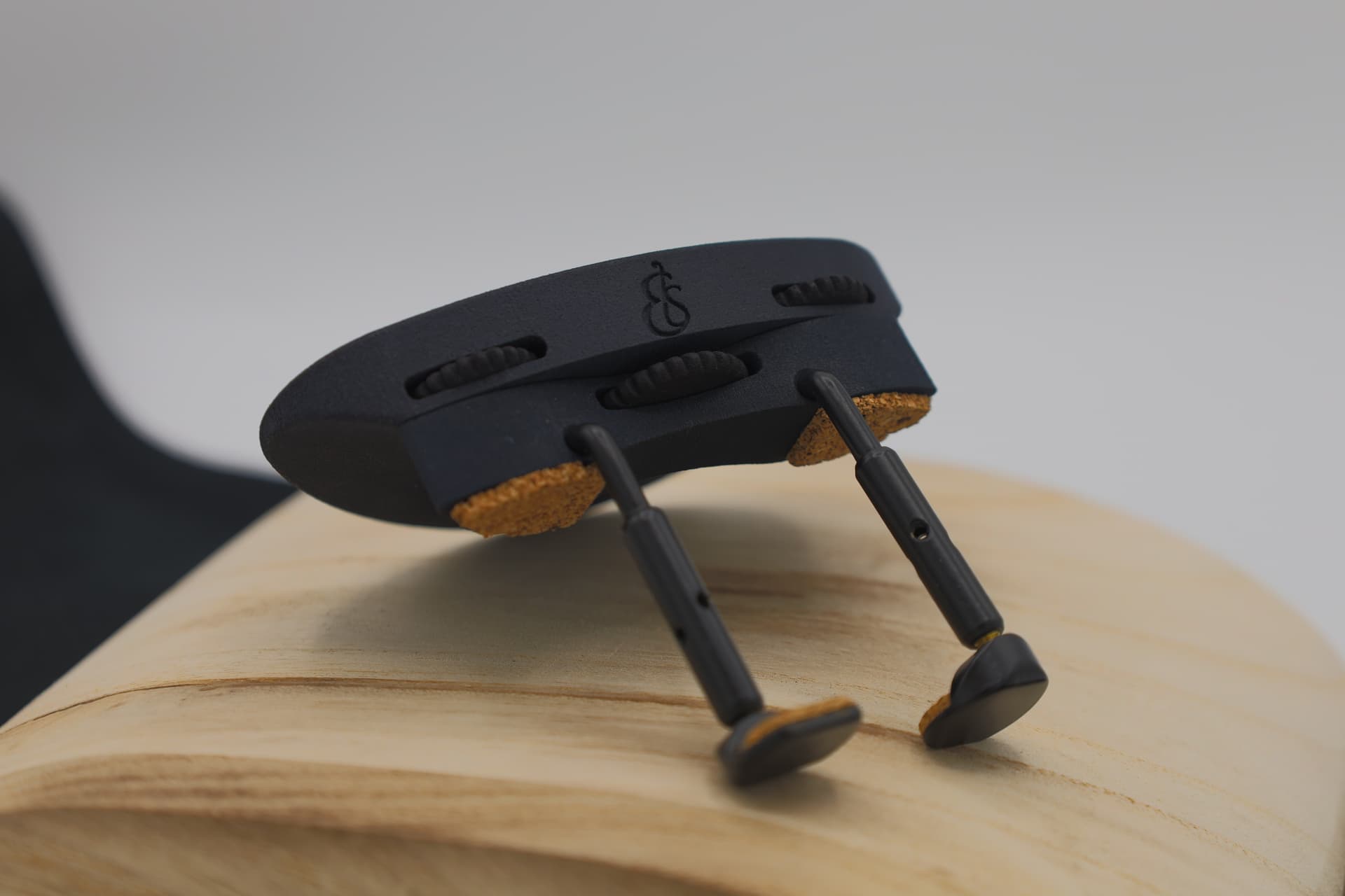 Embrace Strings adjustable chinrest